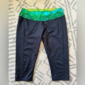 Women Guy Harvey yoga capri black pant size large